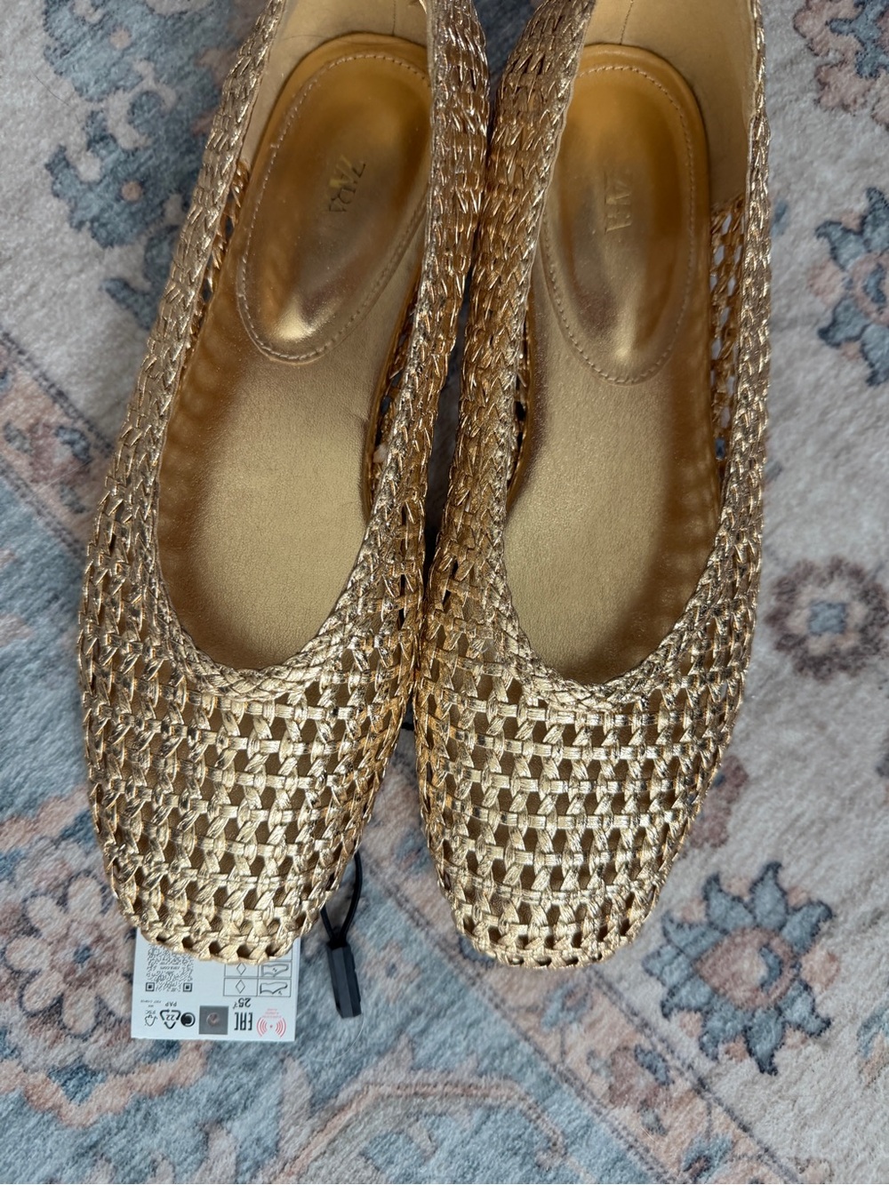 Zara Woven Metallic Gold Ballet Flats, size 40(fits 9.5) I cut tags off - Picture 4 of 4